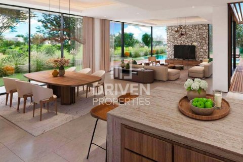 Вилла с 4 спальнями в Dubai Land, ОАЭ №137733