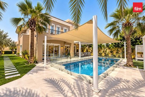 Villa de 5 chambres à Dubai, UAE No. 208336