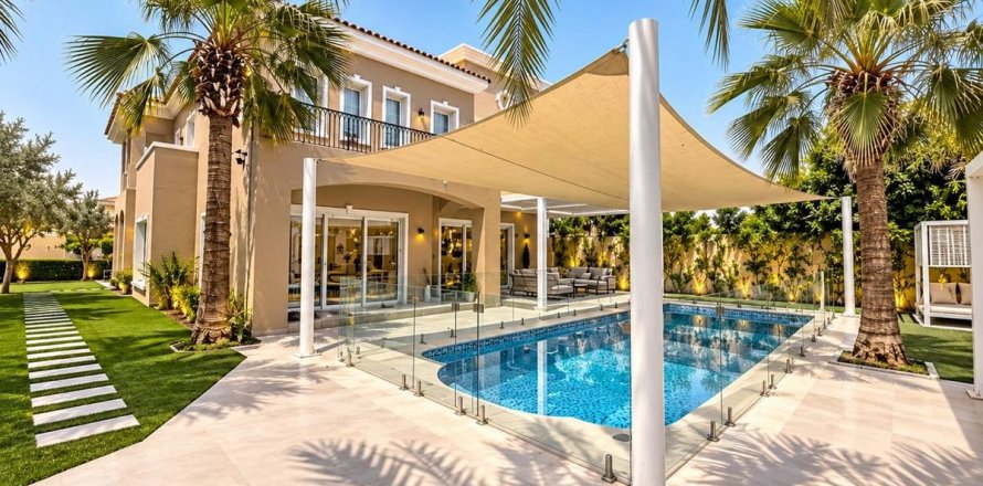 Villa de 5 chambres à Dubai, UAE No. 208336