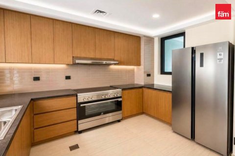 4 bedrooms Townhouse in Dubai, UAE No. 198374 7