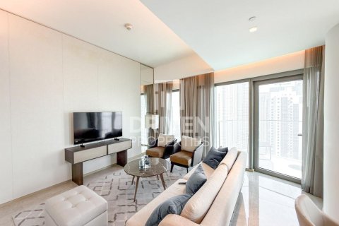 Apartment de 3 dormitorios en Address Harbour Point, UAE No. 204648 8