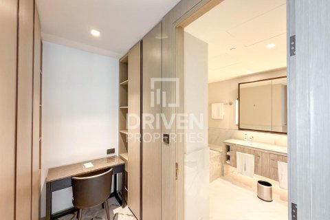 Apartment de 3 dormitorios en Address Harbour Point, UAE No. 204648 9