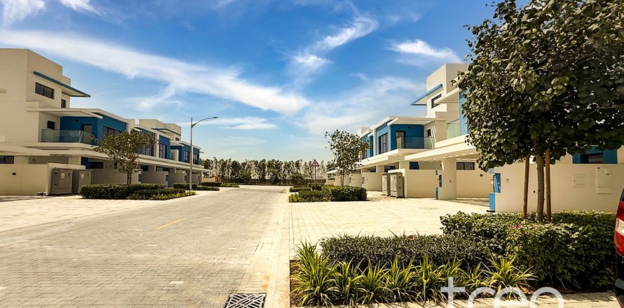 Townhouse de 4 dormitorios en Damac Lagoons, UAE No. 199081