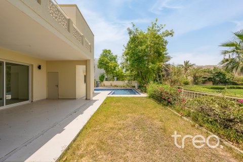 4 bedrooms Villa in Meadows, UAE No. 186602 11