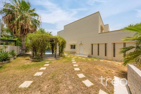 4 bedrooms Villa in Meadows, UAE No. 186602 28