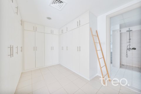 4 bedrooms Villa in Meadows, UAE No. 186602 22