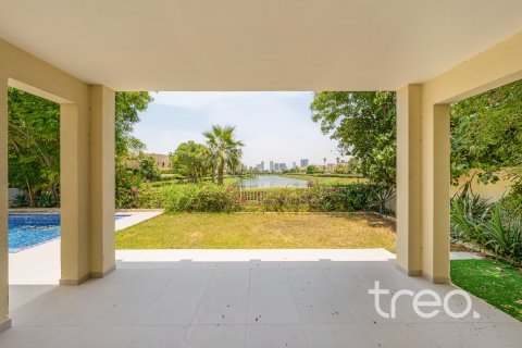 4 bedrooms Villa in Meadows, UAE No. 186602 6