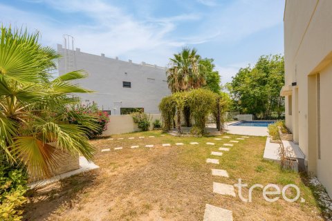 4 bedrooms Villa in Meadows, UAE No. 186602 12