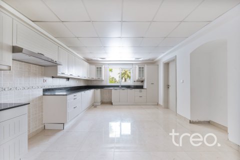 4 bedrooms Villa in Meadows, UAE No. 186602 8