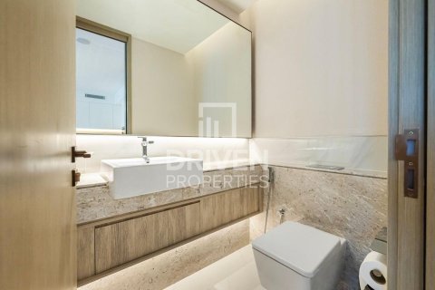 Квартира с 1 спальней в Address Harbour Point, ОАЭ №192388 3
