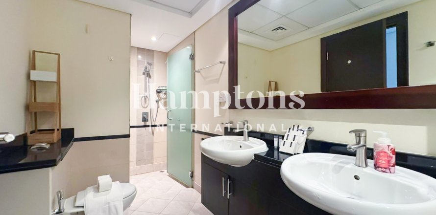 Apartment de 2 dormitorios en The Views 1, UAE No. 147996