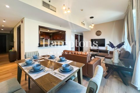 Apartment de 2 dormitorios en The Views 1, UAE No. 147996 8