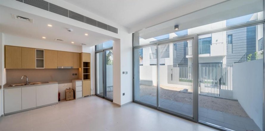 3 bedrooms Townhouse in Sun, UAE No. 88155