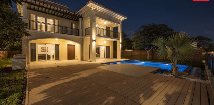 Вилла с 5 спальнями в Дубай, ОАЭ №141400