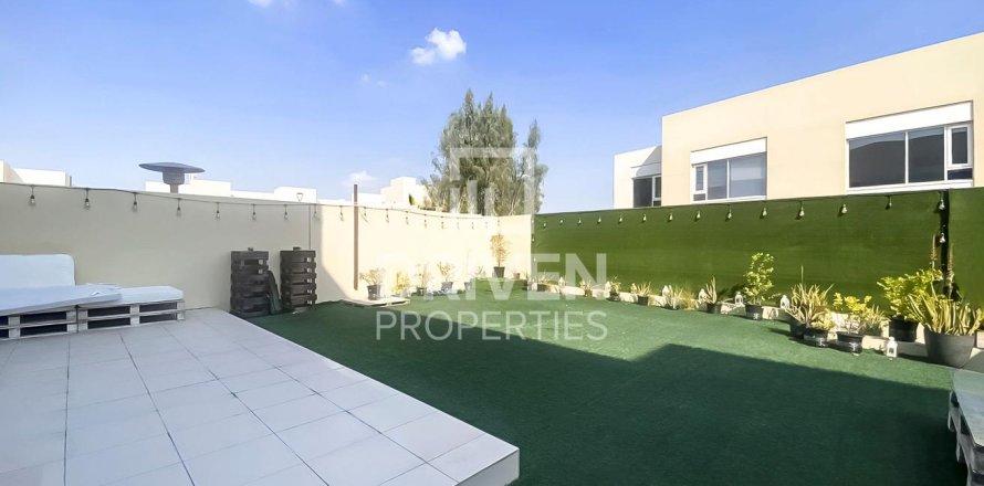 2 bedrooms Apartment in EMAAR South, UAE No. 138925