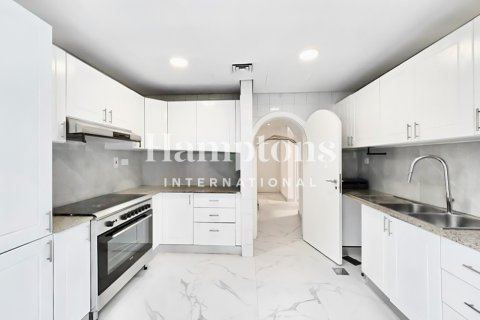 3 غرف نوم فيلا  رقم 131797 8