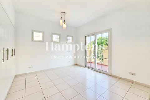 3 غرف نوم فيلا  رقم 131797 13