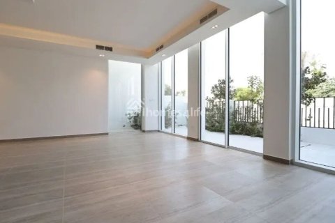 4 bedrooms Villa in Dubai, UAE No. 164226 10