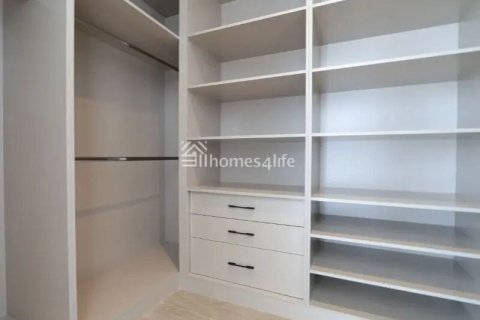 4 bedrooms Villa in Dubai, UAE No. 164226 18