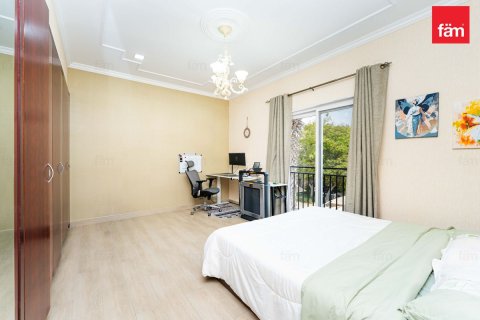 5 bedrooms Villa in Dubai, UAE No. 199368 3