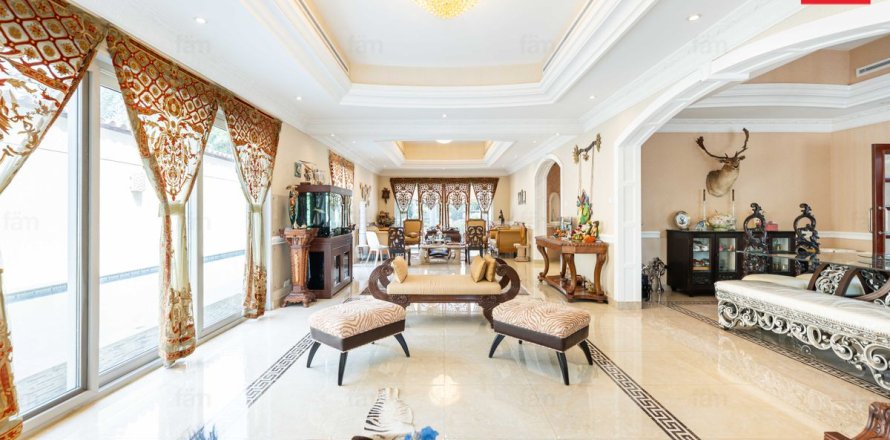 5 bedrooms Villa in Dubai, UAE No. 199368