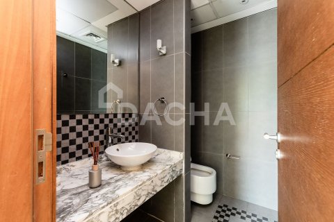 Вилла с 4 спальнями в Jumeirah Park, ОАЭ №155497 13