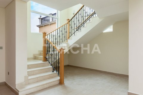 Вилла с 4 спальнями в Jumeirah Park, ОАЭ №155497 8