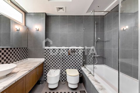 Вилла с 4 спальнями в Jumeirah Park, ОАЭ №155497 10