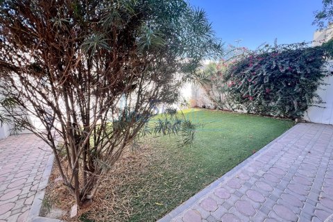 371.6m² Bungalow No. 125713 4