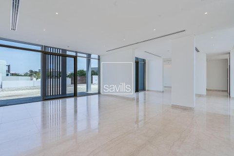 5 bedrooms Villa in Abu Dhabi, UAE No. 194863 24