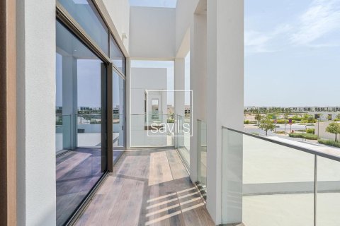 5 bedrooms Villa in Abu Dhabi, UAE No. 194863 4