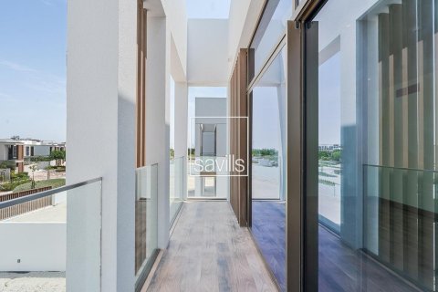 5 bedrooms Villa in Abu Dhabi, UAE No. 194863 11