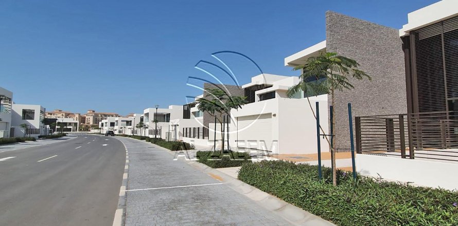 Villa de 4 dormitorios en Saadiyat Island, UAE No. 91345