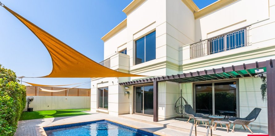 6 bedrooms Villa  No. 120227