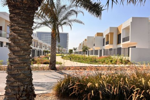 3 bedrooms Townhouse in Ras Al Khaimah, UAE No. 184275
