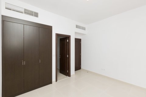 Townhouse de 2 dormitorios en Bella Casa, UAE No. 142920 13