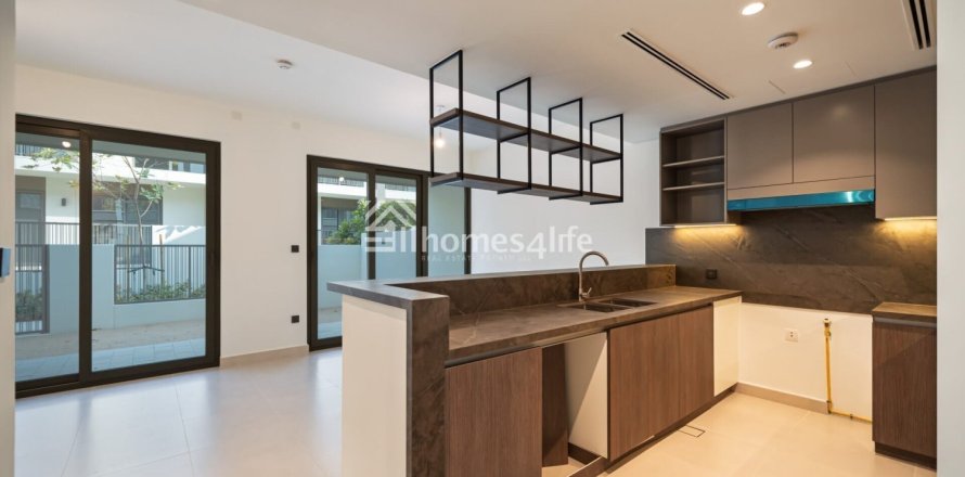 Вилла с 3 спальнями в Tilal Al Ghaf, ОАЭ №141169