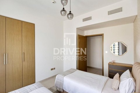 3 bedrooms Apartment in Burj Royale, UAE No. 193841 8