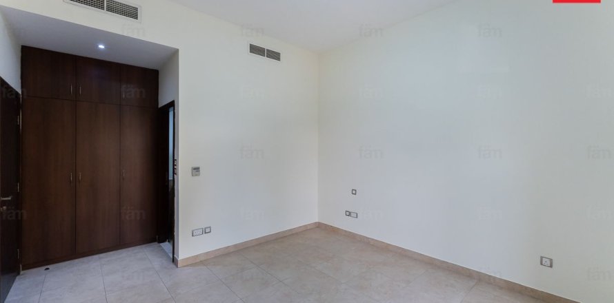 4 bedrooms Townhouse in Dubai, UAE No. 143455