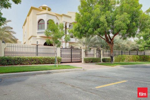 8 bedrooms Villa in Dubai, UAE No. 143454 17