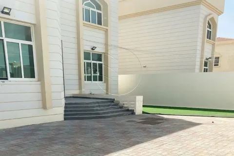 5 bedrooms Villa No. 127921 4