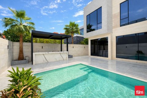 Villa de 5 dormitorios en Jumeirah Park, UAE No. 149222