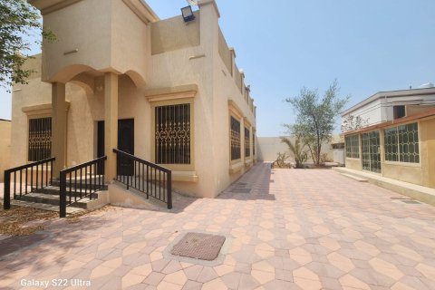 2 bedrooms Villa in Ras Al Khaimah, UAE No. 184121 3