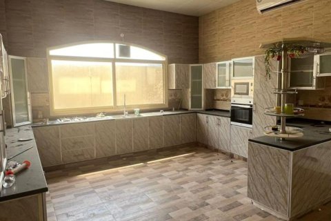 6 bedrooms Villa in Seih Al Uraibi, UAE No. 184120 9