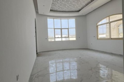 6 bedrooms Villa in Seih Al Uraibi, UAE No. 184120 5