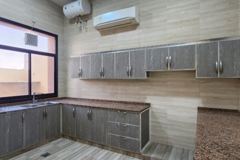 6 bedrooms Villa in Al Qusaidat, UAE No. 184119 7