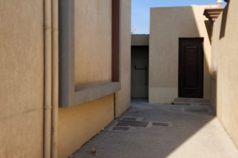 6 bedrooms Villa in Al Qusaidat, UAE No. 184119 6