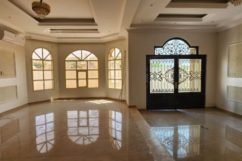 6 bedrooms Villa in Ras Al Khaimah, UAE No. 184122 3
