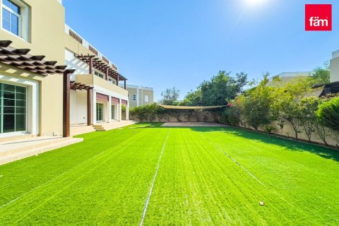 Villa de 5 dormitorios en Dubai, UAE No. 135729 3