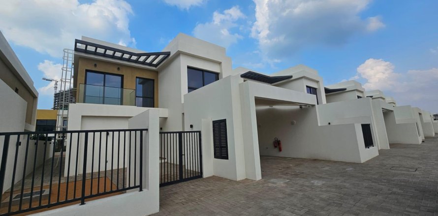 Вилла с 4 спальнями  №124030